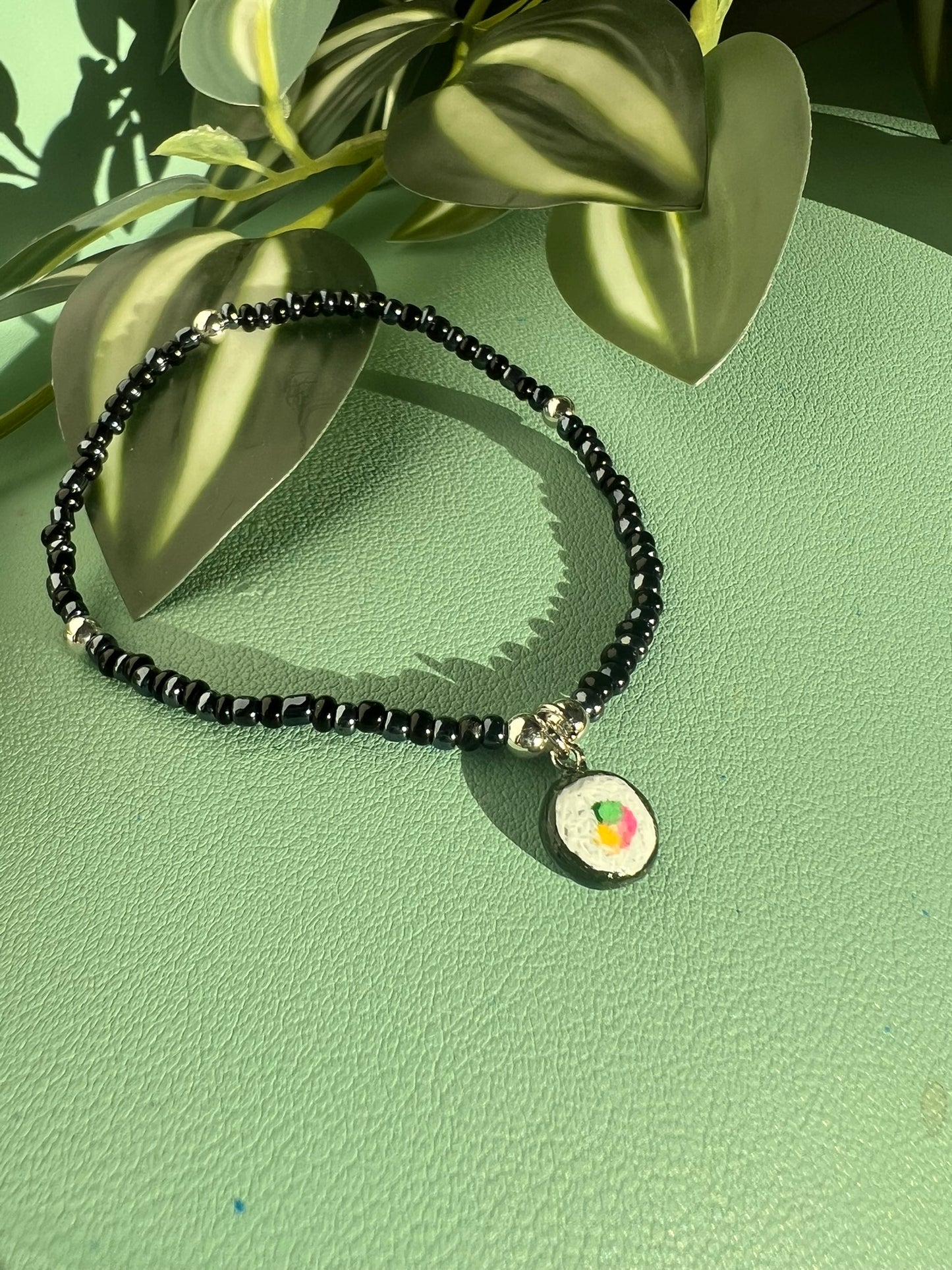 Armband mit Maki-Sushi